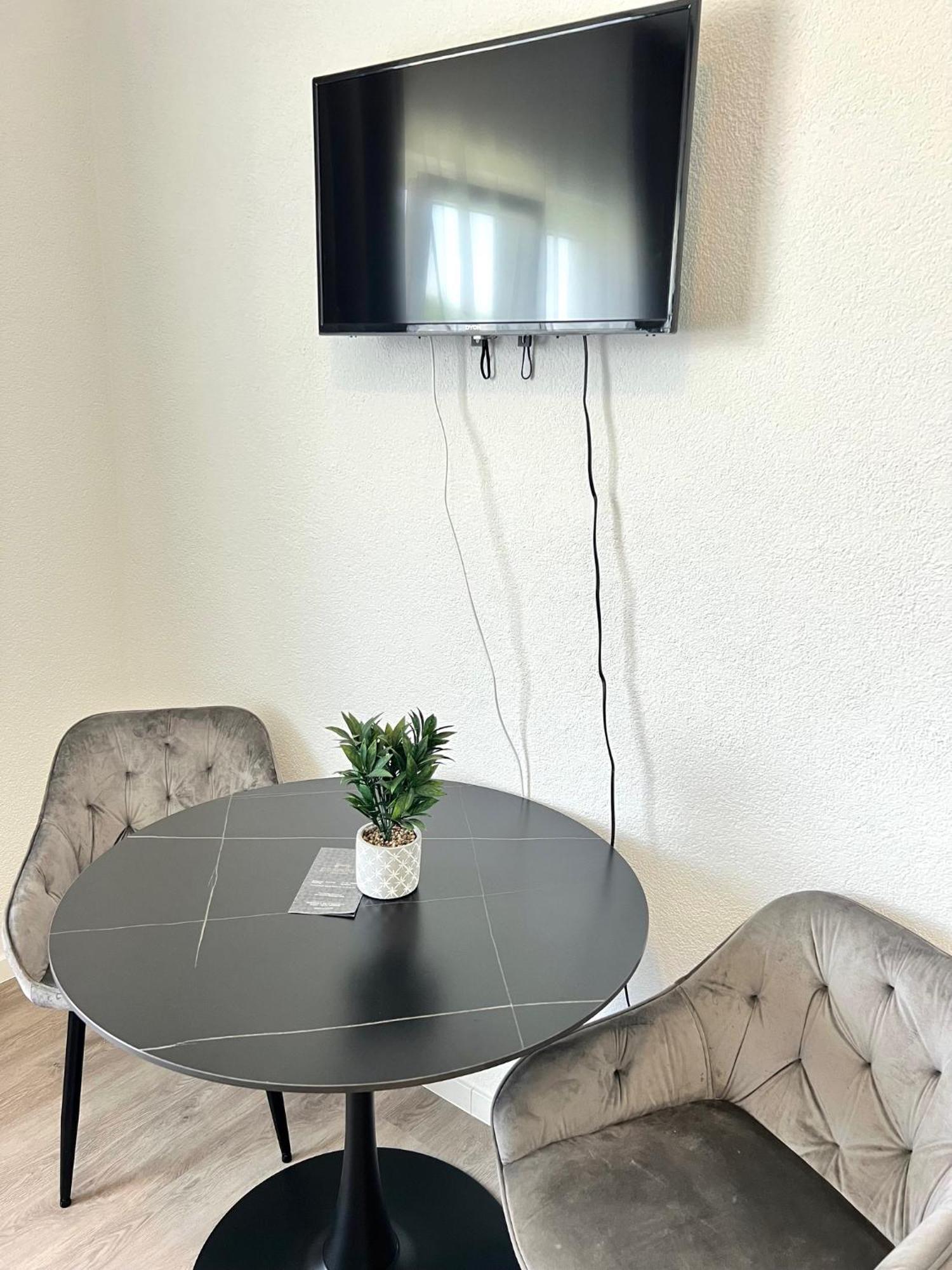 Budget City Appartement Kueche,Bad, Parken Im Zentrum Von Ravensbourg Extérieur photo